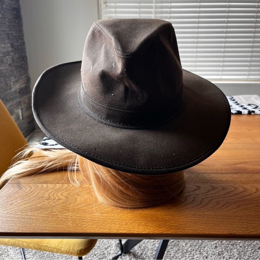 Henschel Hatquarters Inc Brown Hat size medium M
